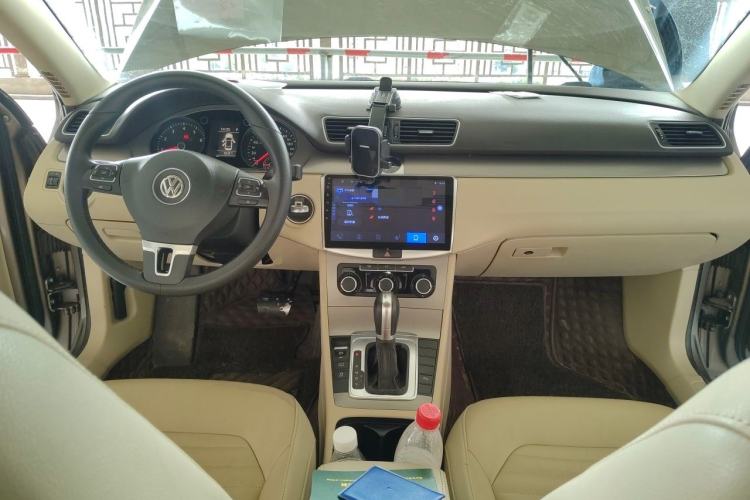 Used Volkswagen Magotan 2013 1.8TSI Premier Model Center Console