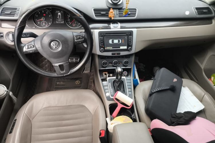 Used Volkswagen Magotan 2013 2.0 TSI Prestige Model Center Console