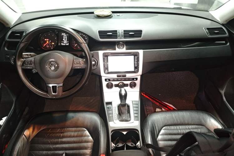 Used Volkswagen Magotan 2013 1.8TSI Luxury Model Center Console