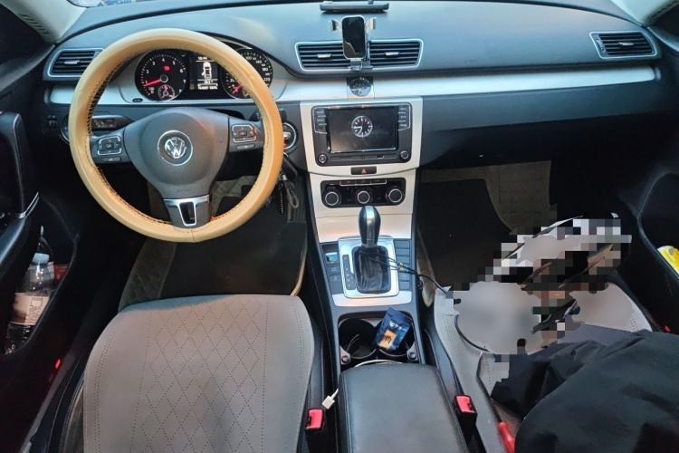 Used Volkswagen Magotan 2013 1.8TSI Premier Model Center Console
