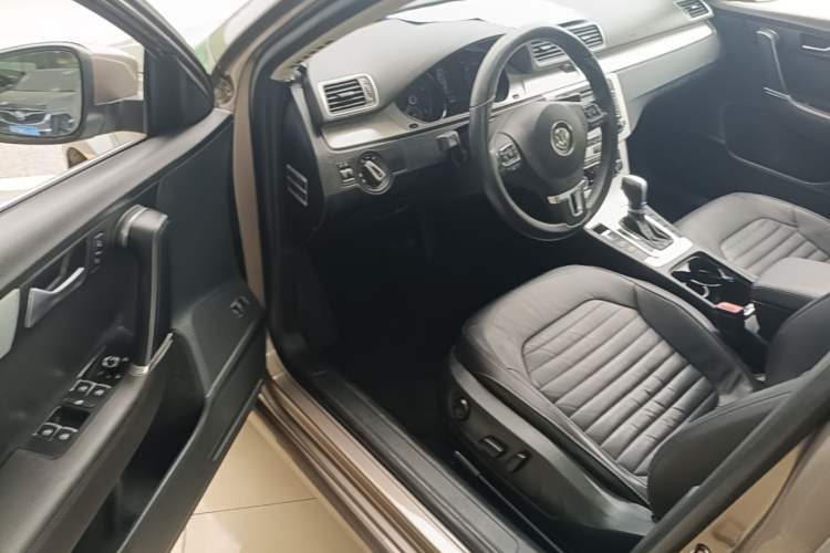 Used Volkswagen Magotan 2013 1.8TSI Premier Model Driver Seat