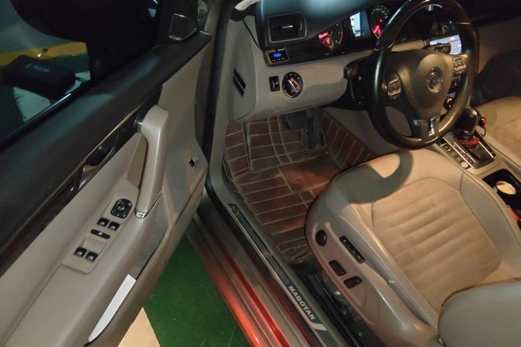 Used Volkswagen Magotan 2013 2.0 TSI Ultimate Model Driver Seat