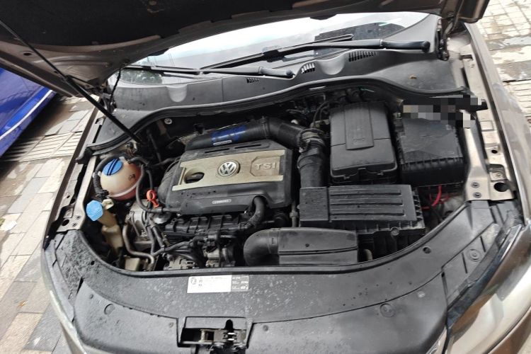 Used Volkswagen Magotan 2013 1.8TSI Premier Model Engine Bay
