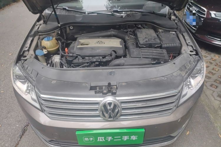 Used Volkswagen Magotan 2013 2.0 TSI Luxury Model Engine Bay