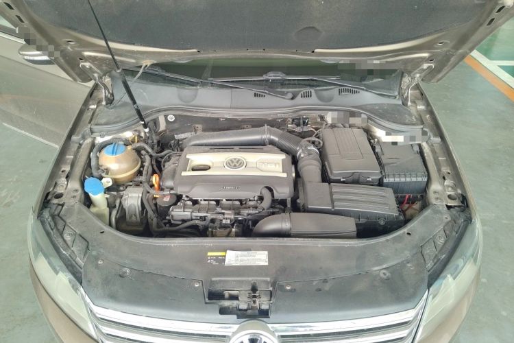 Used Volkswagen Magotan 2013 1.8TSI Premier Model Engine Bay