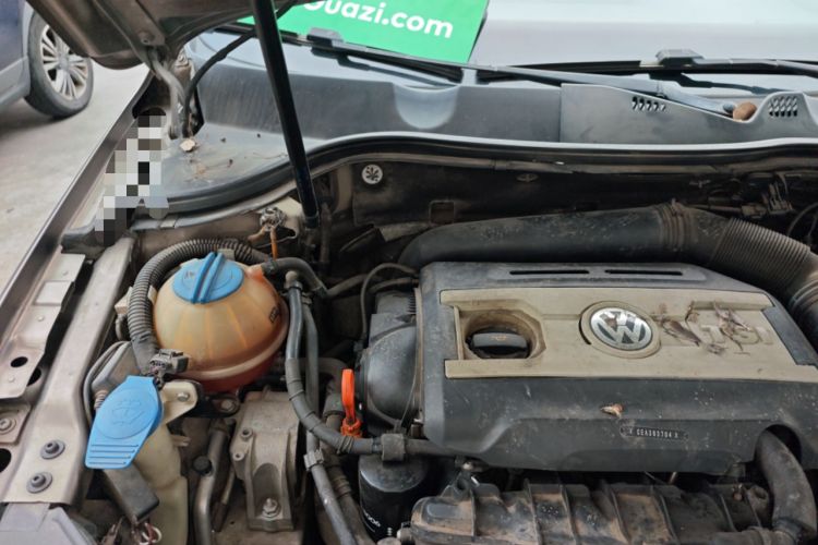 Used Volkswagen Magotan 2013 1.8TSI Premier Model Engine Bay Right