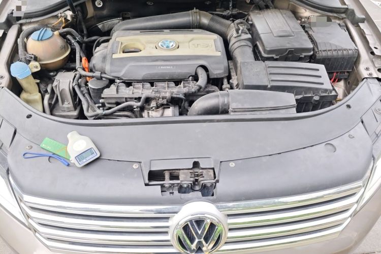 Used Volkswagen Magotan 2013 1.8TSI Premier Model Engine Bay
