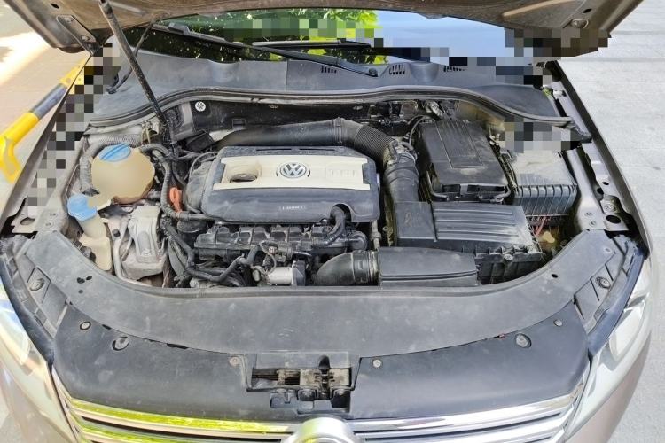 Used Volkswagen Magotan 2013 1.8TSI Luxury Model Engine Bay