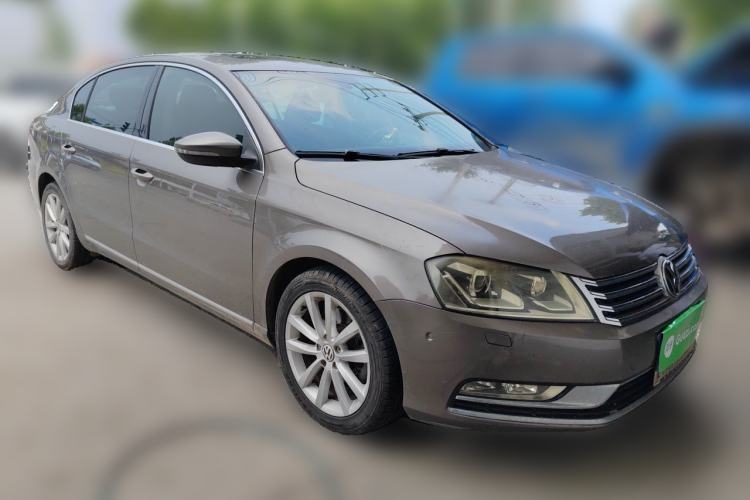 Used Volkswagen Magotan 2013 1.8TSI Prestige Model Front Right 45 Deg