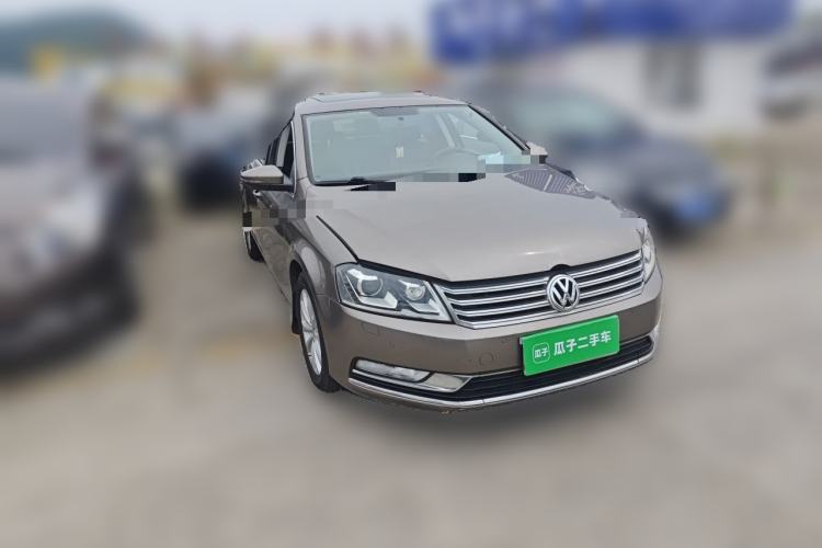 Used Volkswagen Magotan 2013 2.0 TSI Luxury Model Front Right 45 Deg