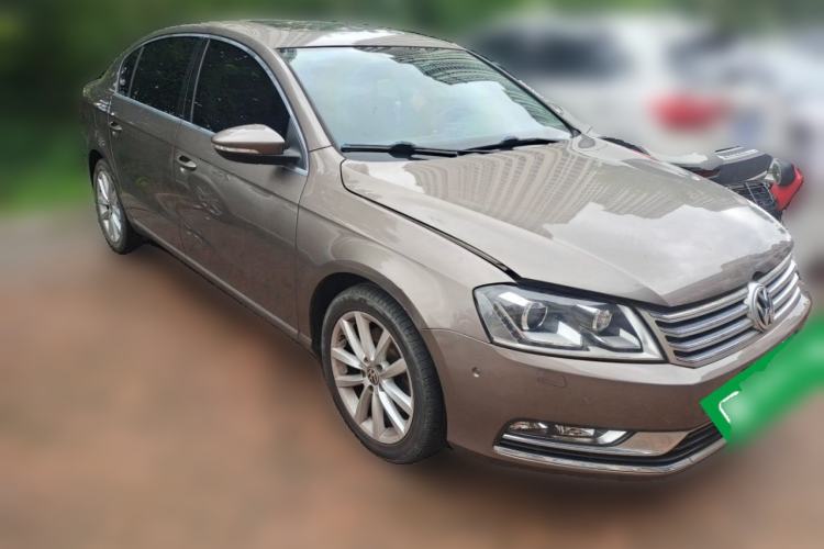 Used Volkswagen Magotan 2013 1.8TSI Prestige Model Front Right 45 Deg