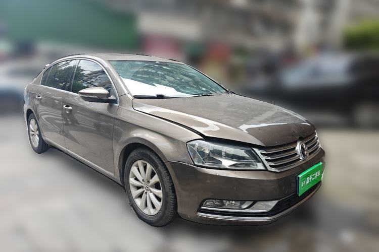 Used Volkswagen Magotan 2013 1.8TSI Premier Model Front Right 45 Deg