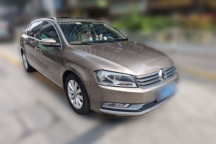 Used Volkswagen Magotan 2013 1.8TSI Premier Model Front Right 45 Deg