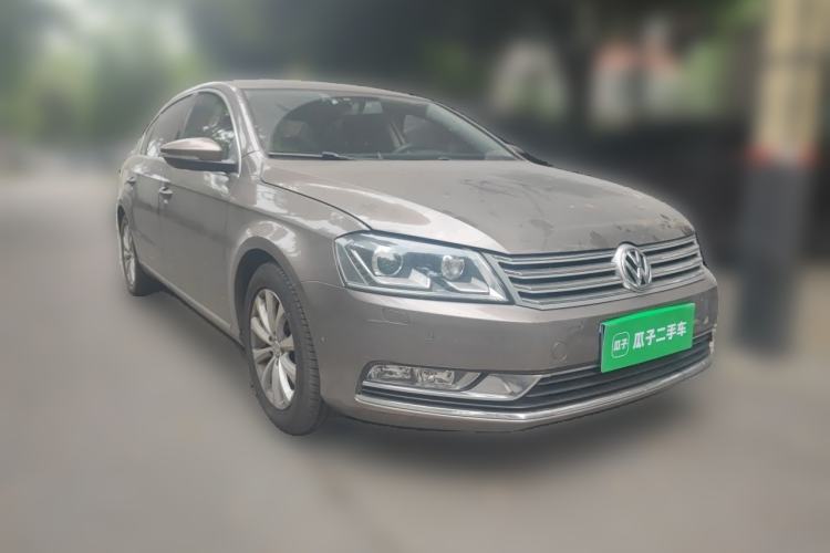 Used Volkswagen Magotan 2013 2.0 TSI Luxury Model Front Right 45 Deg