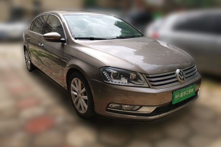 Used Volkswagen Magotan 2013 2.0 TSI Prestige Model Front Right 45 Deg
