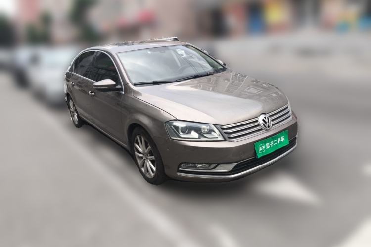 Used Volkswagen Magotan 2013 2.0 TSI Prestige Model Front Right 45 Deg