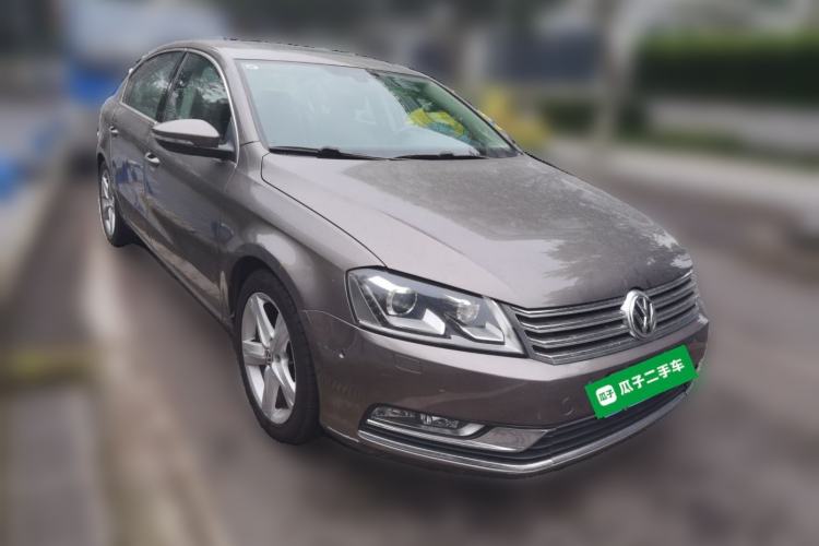 Used Volkswagen Magotan 2013 2.0 TSI Prestige Model Front Right 45 Deg