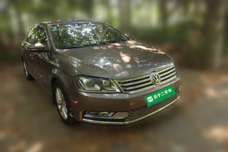 Used Volkswagen Magotan 2013 1.8TSI Luxury Model Front Right 45 Deg
