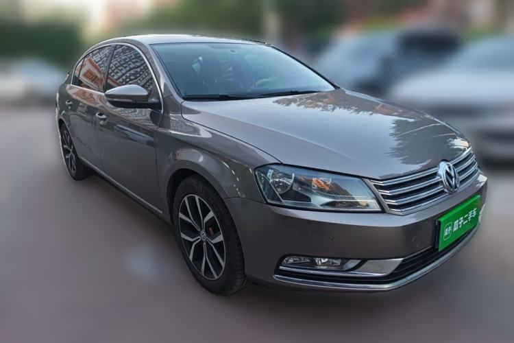 Used Volkswagen Magotan 2013 1.8TSI Premier Model Front Right 45 Deg
