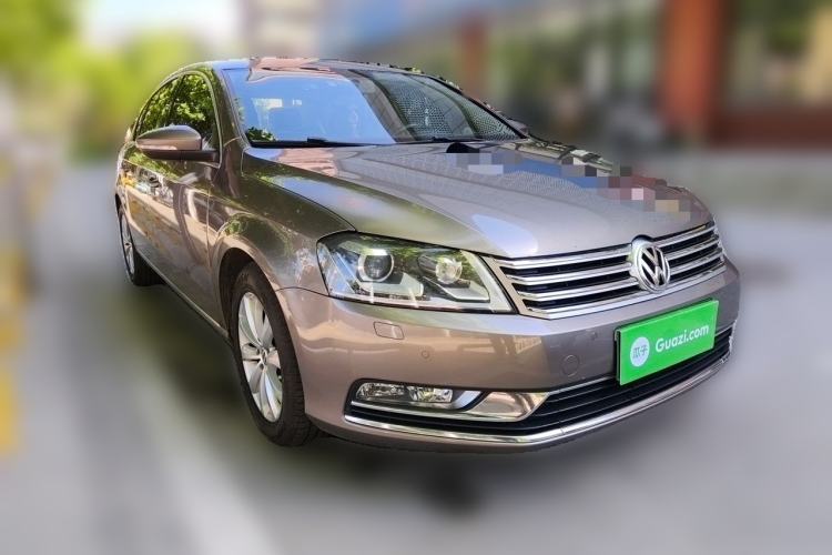 Used Volkswagen Magotan 2013 1.8TSI Luxury Model Front Right 45 Deg