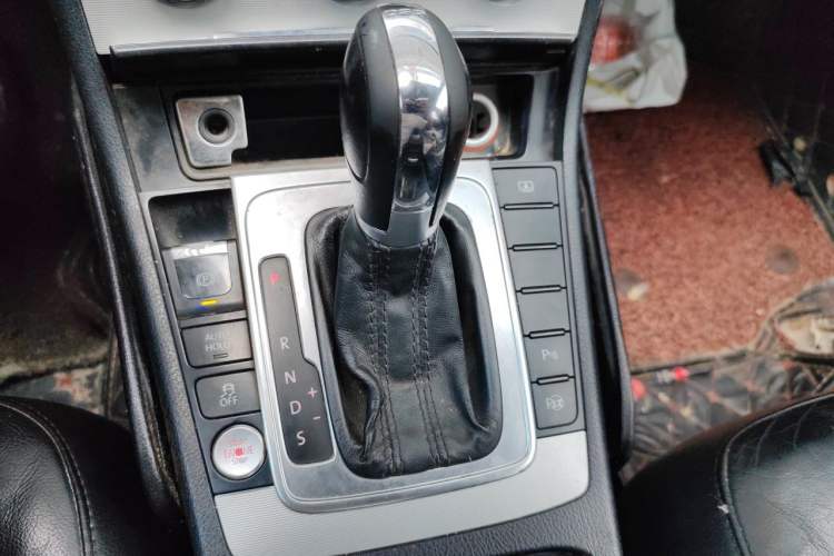 Used Volkswagen Magotan 2013 1.8TSI Prestige Model Gear Lever