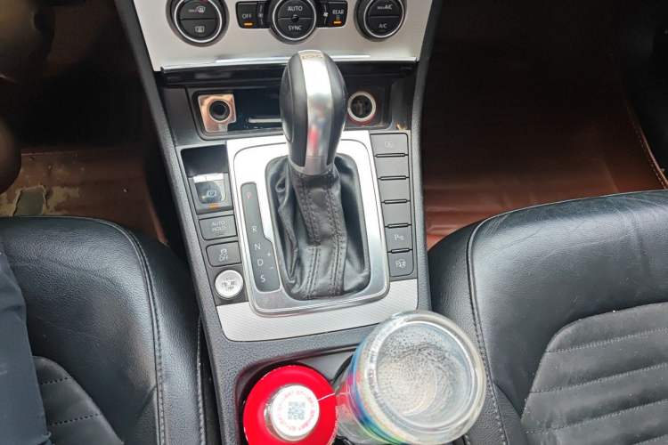 Used Volkswagen Magotan 2013 1.8TSI Prestige Model Gear Lever
