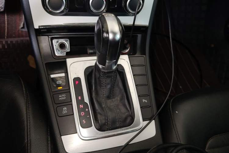 Used Volkswagen Magotan 2013 1.8TSI Premier Model Gear Lever