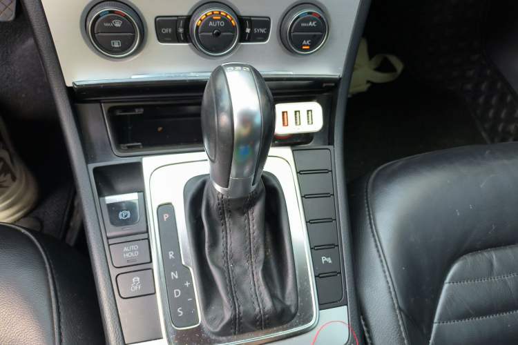 Used Volkswagen Magotan 2013 1.8TSI Luxury Model Gear Lever
