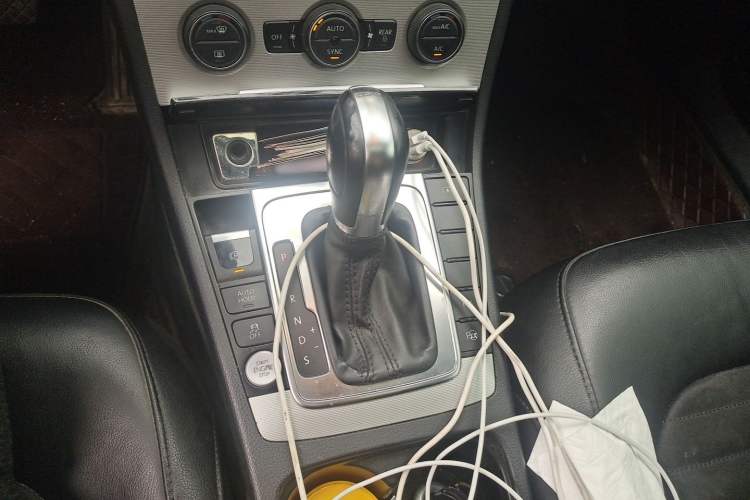 Used Volkswagen Magotan 2013 1.8TSI Prestige Model Gear Lever