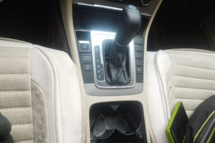 Used Volkswagen Magotan 2013 1.8TSI Premier Model Gear Lever