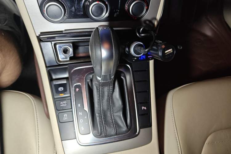 Used Volkswagen Magotan 2013 1.8TSI Premier Model Gear Lever