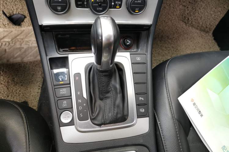 Used Volkswagen Magotan 2013 2.0 TSI Prestige Model Gear Lever