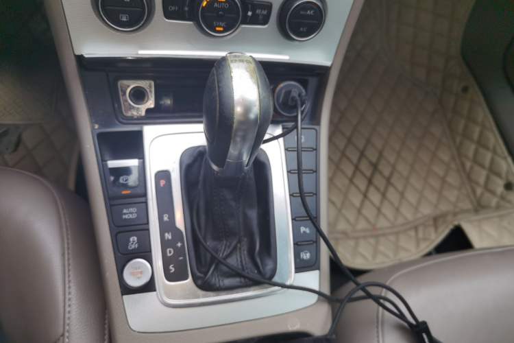 Used Volkswagen Magotan 2013 2.0 TSI Prestige Model Gear Lever