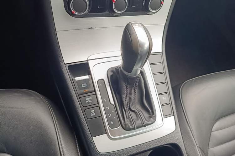Used Volkswagen Magotan 2013 1.8TSI Premier Model Gear Lever