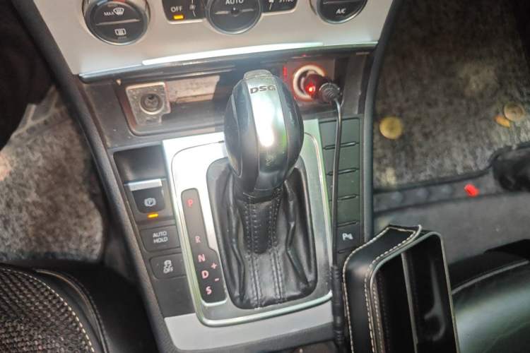 Used Volkswagen Magotan 2013 1.8TSI Luxury Model Gear Lever