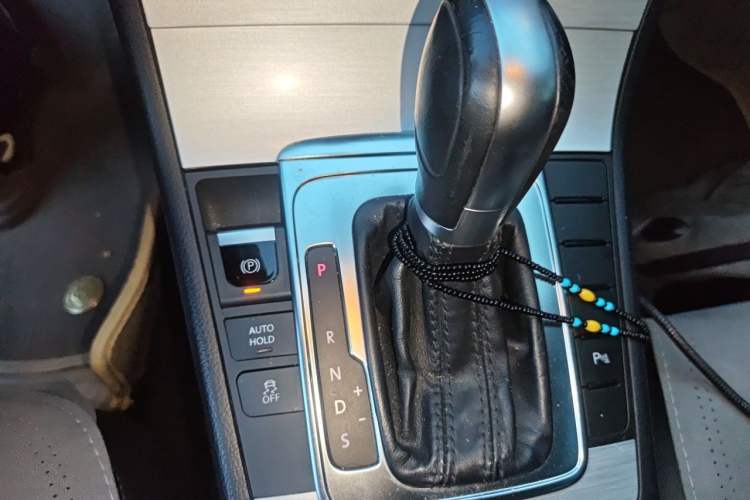 Used Volkswagen Magotan 2013 1.8TSI Premier Model Gear Lever