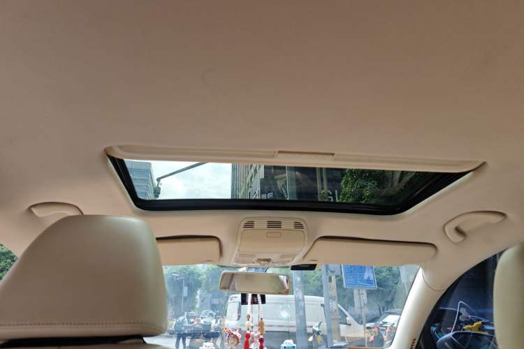 Used Volkswagen Magotan 2013 1.8TSI Premier Model Headliner