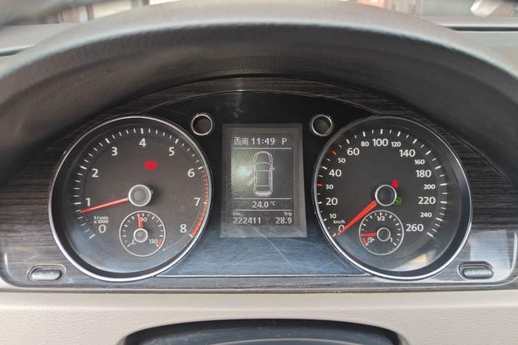 Used Volkswagen Magotan 2013 2.0 TSI Prestige Model Instrument Cluster