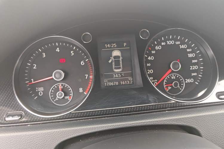 Used Volkswagen Magotan 2013 2.0 TSI Luxury Model Instrument Cluster