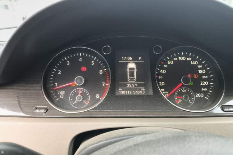 Used Volkswagen Magotan 2013 2.0 TSI Prestige Model Instrument Cluster