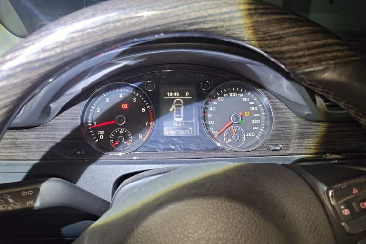 Used Volkswagen Magotan 2013 2.0 TSI Prestige Model Instrument Cluster