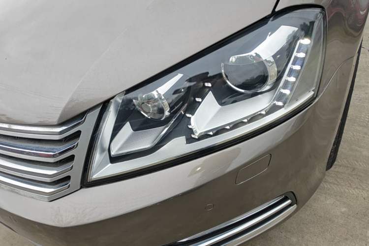 Used Volkswagen Magotan 2013 1.8TSI Luxury Model Left Front Headlight
