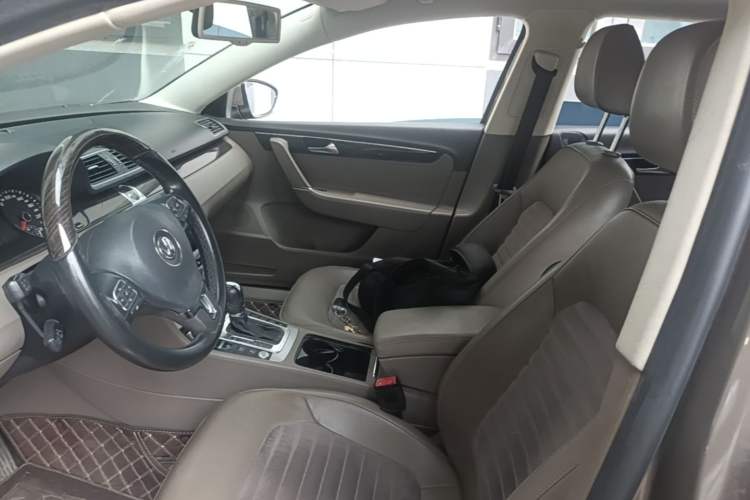 Used Volkswagen Magotan 2013 1.8TSI Prestige Model Left Front Seat