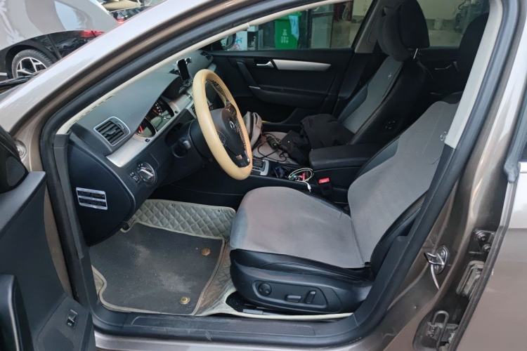 Used Volkswagen Magotan 2013 1.8TSI Premier Model Left Front Seat