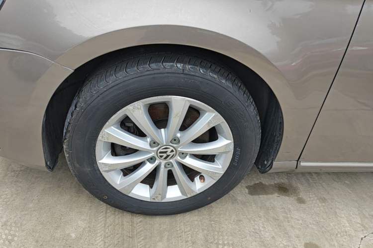 Used Volkswagen Magotan 2013 1.8TSI Luxury Model Left Front Wheel Hub