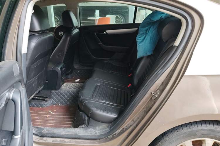Used Volkswagen Magotan 2013 1.8TSI Premier Model Left Rear Seat