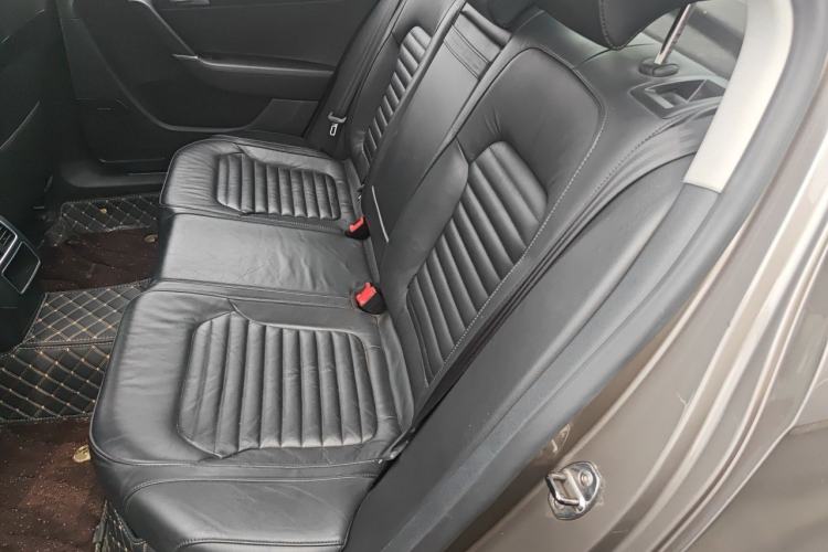 Used Volkswagen Magotan 2013 2.0 TSI Luxury Model Left Rear Seat