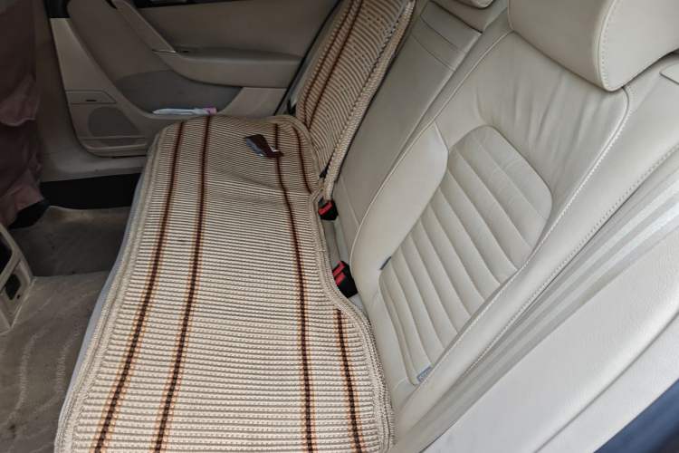 Used Volkswagen Magotan 2013 1.8TSI Luxury Model Left Rear Seat
