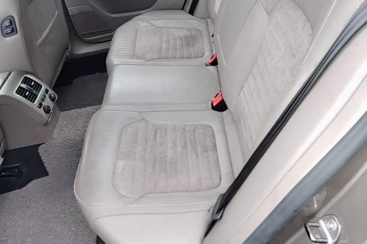 Used Volkswagen Magotan 2013 2.0 TSI Prestige Model Left Rear Seat