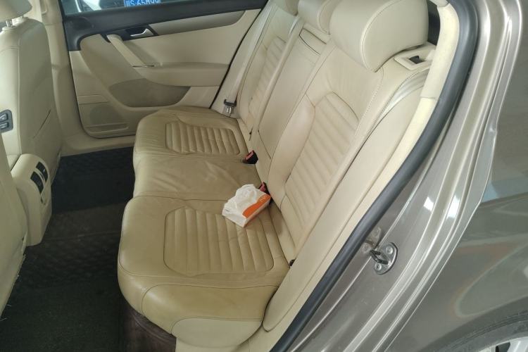 Used Volkswagen Magotan 2013 1.8TSI Premier Model Left Rear Seat